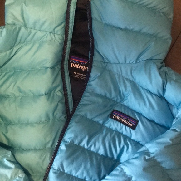 Patagonia down jacket with hood. EUC. Blue. - Picture 2 of 6